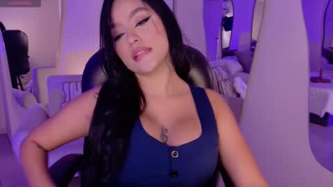 Sara Winstone online show from January 18, 12:45 pm