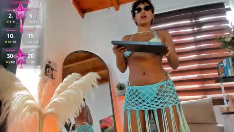 Snapshot of saray_cum chatting on October 12, 6:21 pm saray online show from October 12, 6:21 pm