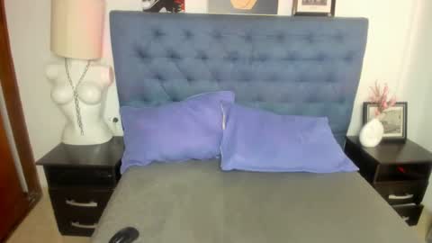 Snapshot of saray_honey1 chatting on January 25, 1:57 pm saray online show from January 25, 1:57 pm