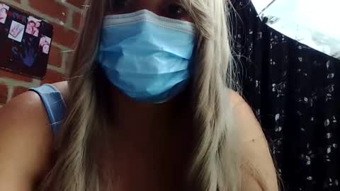 Snapshot of saray_mixx chatting on October 25, 3:36 am saray_mixx online show from October 25, 3:36 am