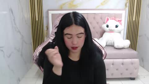 Sara  online show from February 6, 8:45 pm