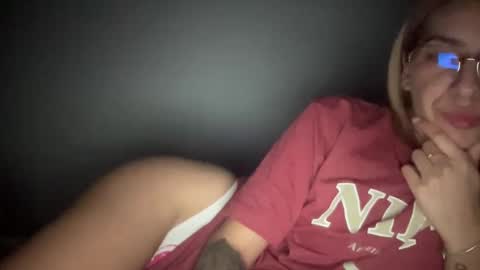 Snapshot of sarrah_rossy chatting on January 12, 9:19 pm Sarrah online show from January 12, 9:19 pm