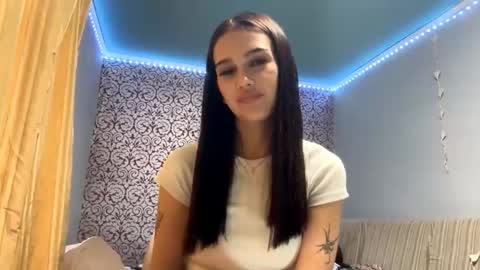 Snapshot of sary_vibe chatting on September 23, 4:05 pm Valentina online show from September 23, 4:05 pm