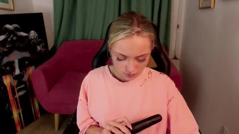 Sasha online show from May 7, 2:43 pm