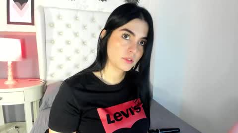 Snapshot of sasha_sims chatting on September 23, 11:52 am Camila online show from September 23, 11:52 am