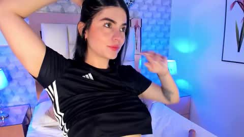 Snapshot of sasha_sims chatting on October 18, 12:19 pm Camila online show from October 18, 12:19 pm