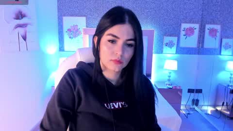 Snapshot of sasha_sims chatting on December 15, 11:23 am Camila online show from December 15, 11:23 am