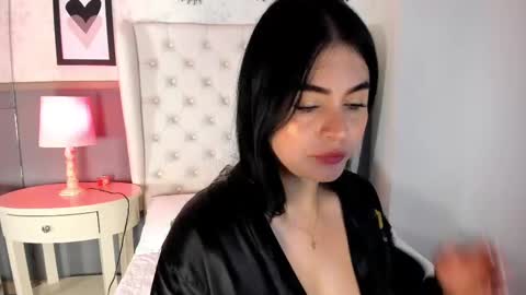 Snapshot of sasha_sims chatting on September 30, 12:44 pm Camila online show from September 30, 12:44 pm