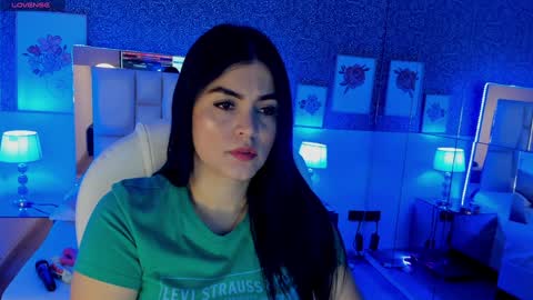 Snapshot of sasha_sims chatting on December 5, 11:38 am Camila online show from December 5, 11:38 am