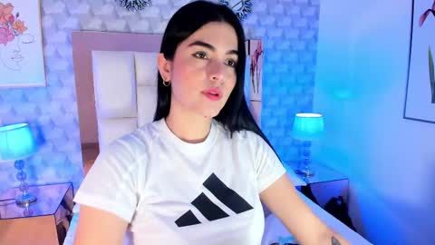 Snapshot of sasha_sims chatting on October 12, 11:34 am Camila online show from October 12, 11:34 am