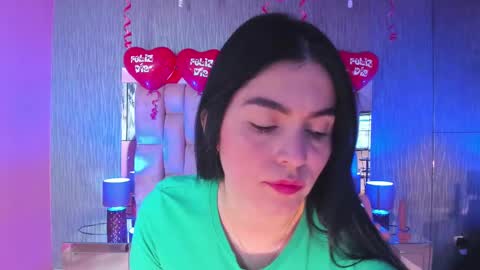 Snapshot of sasha_sims chatting on February 14, 11:53 am Camila online show from February 14, 11:53 am