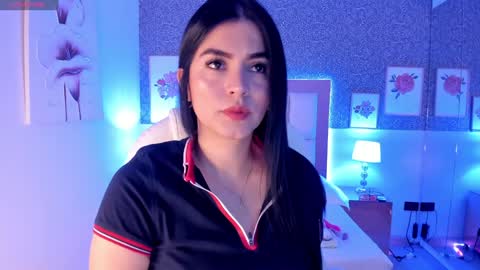 Snapshot of sasha_sims chatting on December 4, 11:19 am Camila online show from December 4, 11:19 am