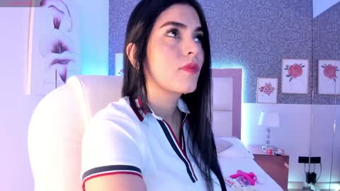 Snapshot of sasha_sims chatting on December 23, 11:36 am Camila online show from December 23, 11:36 am