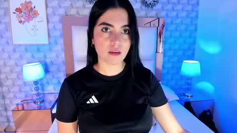 Snapshot of sasha_sims chatting on October 11, 11:25 am Camila online show from October 11, 11:25 am