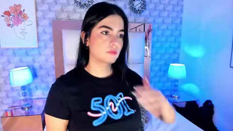 Snapshot of sasha_sims chatting on October 13, 11:35 am Camila online show from October 13, 11:35 am
