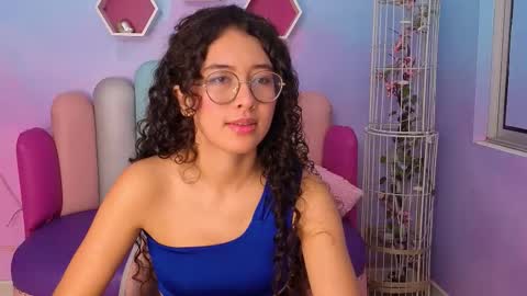 SashaMonroee  online show from October 31, 12:01 am