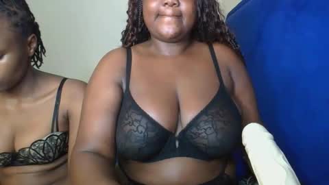 sassie_bee online show from September 26, 4:21 am