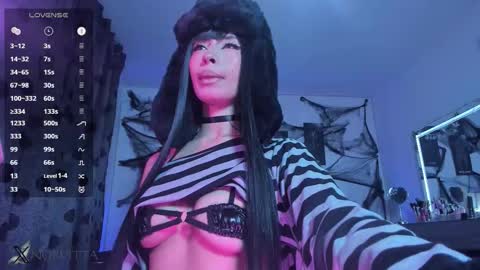 Snapshot of satanbabee_ chatting on October 20, 12:13 am im expecting 300 thumbs up on my altar online show from October 20, 12:13 am
