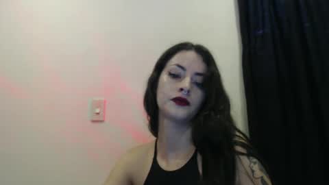 Snapshot of satansbabenia_v chatting on February 14, 10:58 pm Nia online show from February 14, 10:58 pm