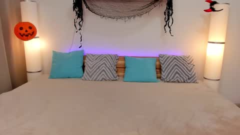 Snapshot of satimilf_ chatting on October 12, 7:22 am Sati online show from October 12, 7:22 am