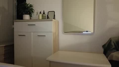 Lori online show from March 9, 6:00 pm