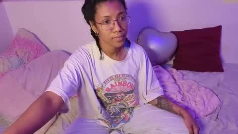 saturno_vibes online show from February 18, 8:46 am