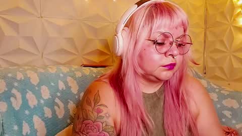 Gina George online show from June 2, 12:33 am