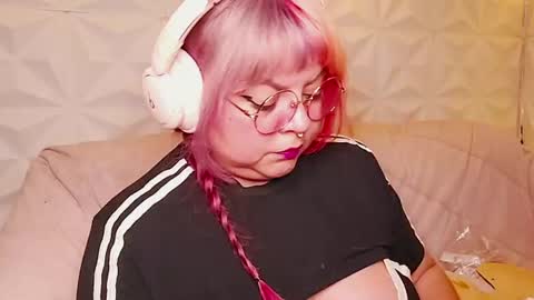 Gina George online show from July 24, 2:42 am