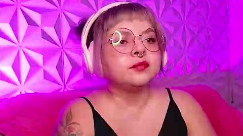 Gina George online show from November 3, 11:42 pm