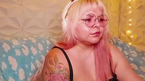 Gina George online show from June 13, 2:20 am