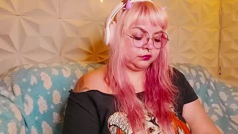 Gina George online show from June 6, 11:44 pm