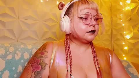 Gina George online show from May 13, 2:50 am