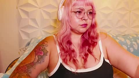 Gina George online show from May 31, 2:06 am