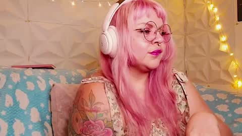 Gina George online show from May 29, 11:46 pm