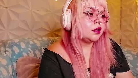 Gina George online show from June 9, 11:26 pm