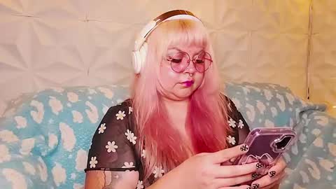 Gina George online show from June 12, 1:24 am