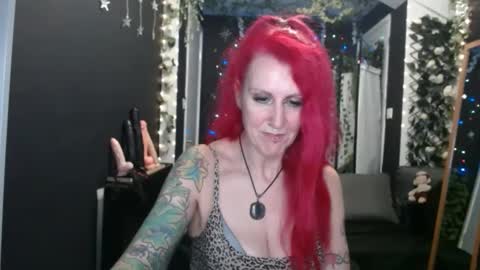 Snapshot of saucysky chatting on February 2, 11:21 pm SaucySky online show from February 2, 11:21 pm