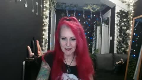 Snapshot of saucysky chatting on January 21, 10:51 pm SaucySky online show from January 21, 10:51 pm