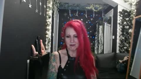 Snapshot of saucysky chatting on February 1, 9:51 pm SaucySky online show from February 1, 9:51 pm