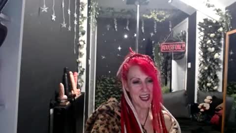 SaucySky online show from March 29, 9:25 pm