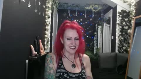Snapshot of saucysky chatting on January 29, 10:43 pm SaucySky online show from January 29, 10:43 pm