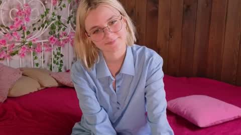 Snapshot of savannahshor chatting on October 10, 9:36 am savannahshor online show from October 10, 9:36 am