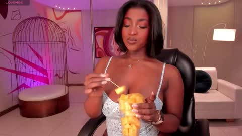 S a v a n n a h  online show from November 29, 2:10 pm