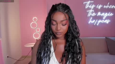 S a v a n n a h  online show from June 7, 12:34 pm