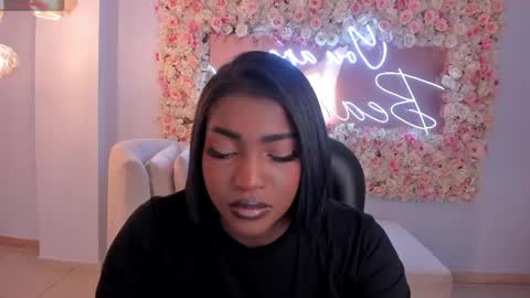 S a v a n n a h  online show from March 30, 11:54 am