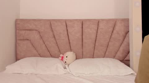 Savannahwildee online show from November 3, 12:20 pm