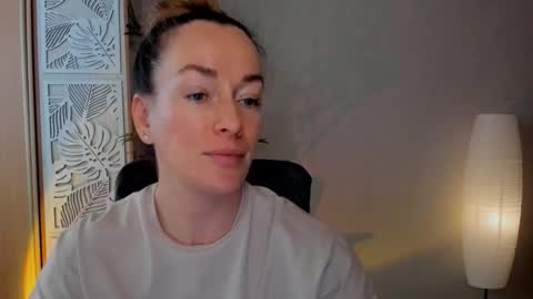 save the qween online show from February 19, 6:13 am