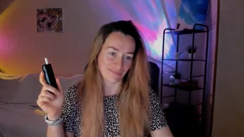 save the qween online show from December 4, 7:54 am