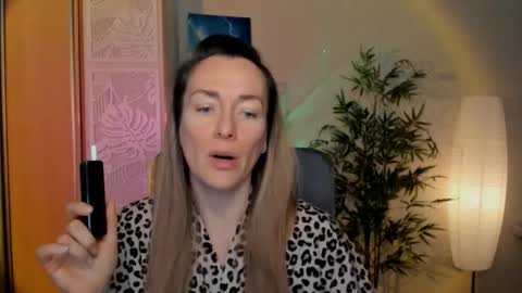 save the qween online show from January 9, 7:24 am