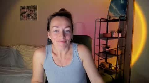 save the qween online show from October 6, 1:28 pm